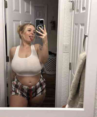 29 year old Escort in Devonport Hot mom