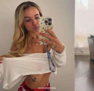 I am available live 25 year old Escort in Belleville