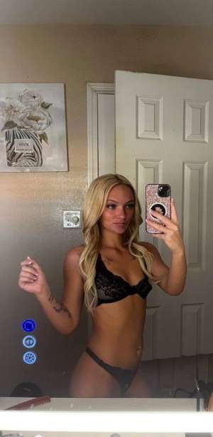 Makenzii 20Yrs Old Escort Denver CO Image - 3