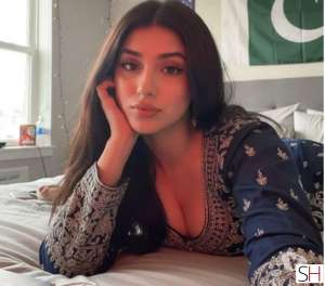 25 year old Pakistani Escort in Slough Zaara real Pakistani escort new in slough 💯, Independent