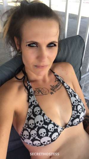 28 year old Escort in Visalia CA Chill, Private, and Respectful