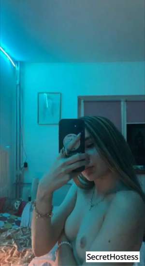 21 year old Escort in Sacramento CA Escort model Reyna, Sacramento