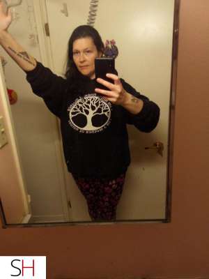 40 year old Caucasian Escort in Ottawa lets have fun