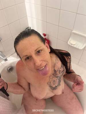 41 year old Escort in San Antonio TX Forget the weather and let us blow you away
