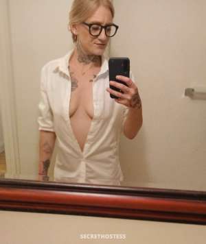 32 year old Escort in West Palm Beach FL ♋⭐blonde❄.blue eyes...your new addiction...bombshell