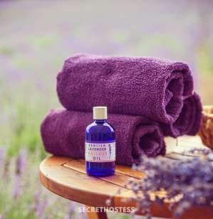24 year old Escort in Asaba Flora Massage, masseuse