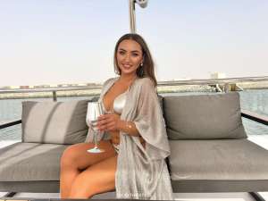 26 year old Russian Escort in Abu Dhabi ANNA, escort