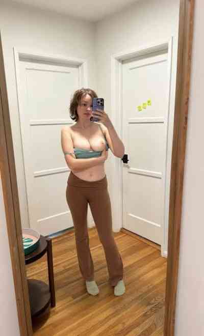 28 year old Escort in Bedford I am here for serious hookup kindly text me on WhatsApp, 