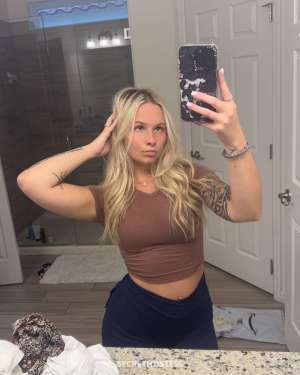 25 year old Caucasian Escort in St. Albert I’m down for fuck and I sell content,FaceTime show