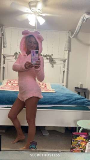46 year old American Escort in Chicago IL Firecracker