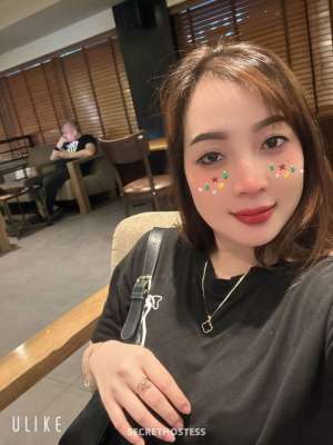 24 year old Asian Escort in Al Manama Maianh, masseuse