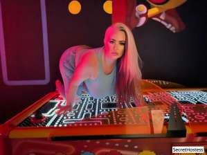 25 year old Escort in Honolulu HI Escort model Kendra Kox, Honolulu
