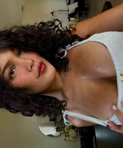 26 year old Caucasian Escort in Chantilly VA 🔆5 star ⭐️ MASSAGE THERAPIST, AVAILABLE FOR MATURED 