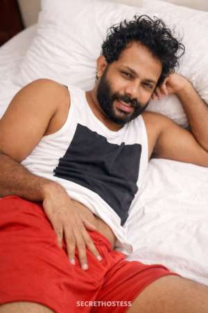 36 year old Asian Escort in Dubai Sheron Fernando, Male escort