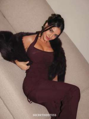 21 year old Indian Escort in Pune Anushka call girl service, escort agency