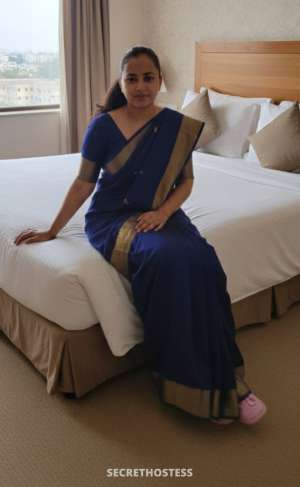 23 year old Indian Escort in Hyderabad Pinky Cam and Meet Service, escort