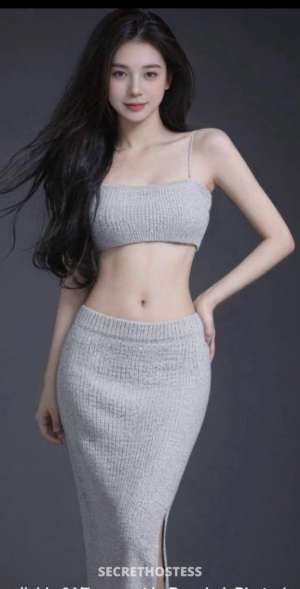 23 year old Asian Escort in Bangkok Lyn Lyn available 24/7, escort