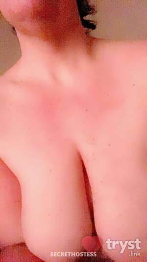 0 year old Escort in Oakland CA Quinn Darling - Curvy Mature