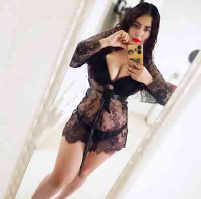 28 year old Arabic Escort in Sharm El Sheikh Gigi