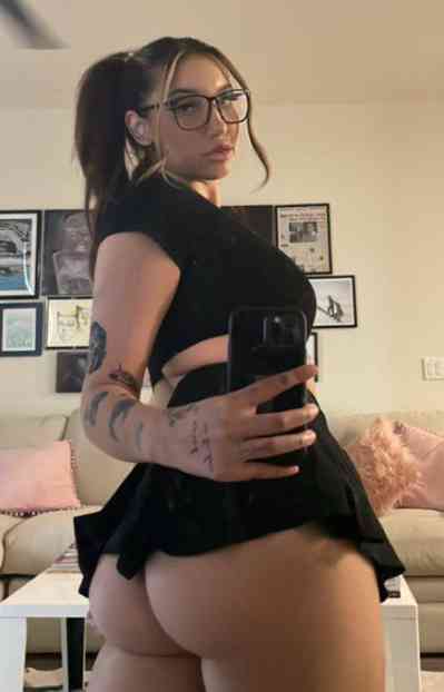 24 year old Escort in Alton TX I’m available for both Incall and outcall service