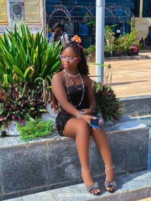 21 year old Escort in Dakar Pretty, escort