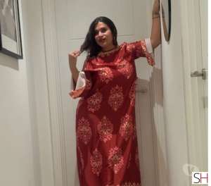 23 year old Asian Escort in Birmingham Ayesha Queen Hot, Independent