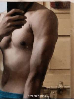 20 year old Asian Escort in Bhopal Vijay Young and Experienced, Male escort