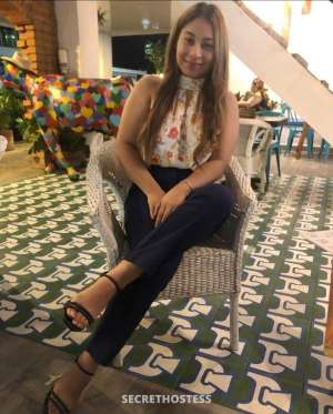 22 year old Escort in Surat Poonam escort service available 24 hours, escort agency