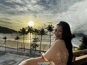 24 year old Asian Escort in Phuket กางเกงยีนส์, escort