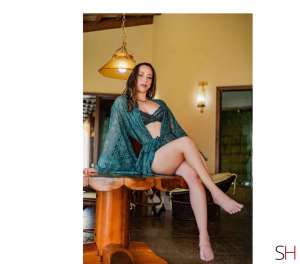 26 year old Latino Escort in Birmingham Elena .. New in town, Independent
