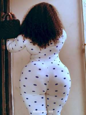 28 year old Escort in Lomé Creamiest, escort