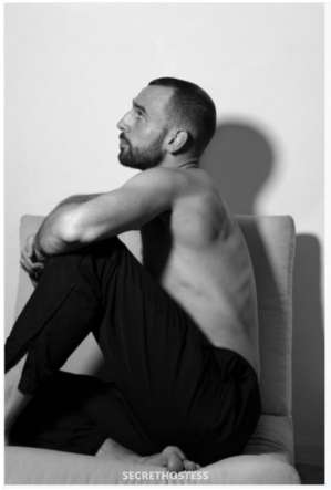 33 year old French Escort in Bangkok Andrea Paris, Male escort
