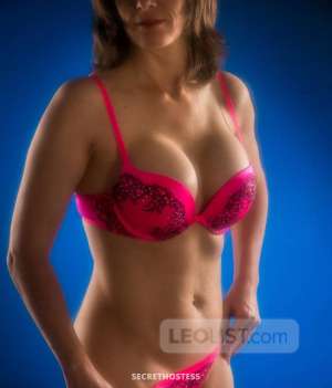 leanne 52Yrs Old Escort Comox Balley Image - 3