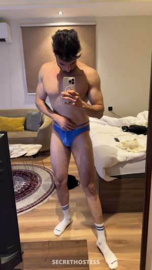 25 year old Egyptian Escort in Cairo Helall, Male escort