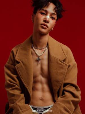 22 year old Escort in Chiang Mai Sun slim xl, Male escort