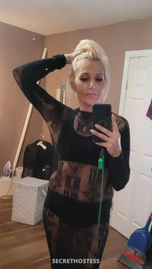 Sardis amber older is better 50 year old Escort in Abbotsford