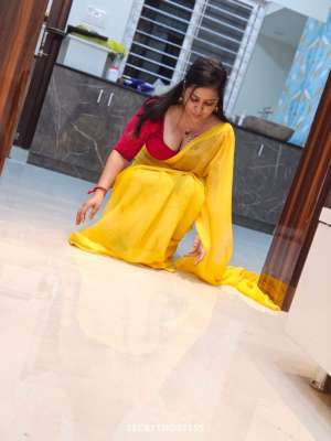 27 year old Indian Escort in Hyderabad bhavna {only cam show availble}, escort