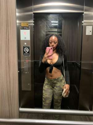 22 year old African Escort in Nairobi Shum, escort