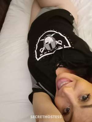 25 year old Escort in San Fernando Valley CA Red head white girl PARTIES HARD Van nuys Panorama city 