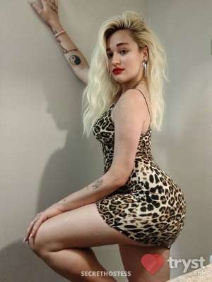 0 year old Escort in Melbourne FL Roxi - I Make Every Moment Sparkle