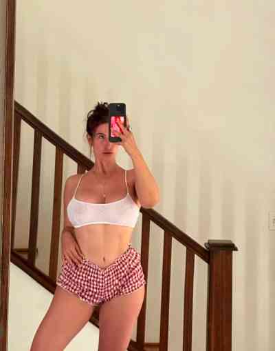 28 year old Escort in Baltimore NC Escorts and Massage
