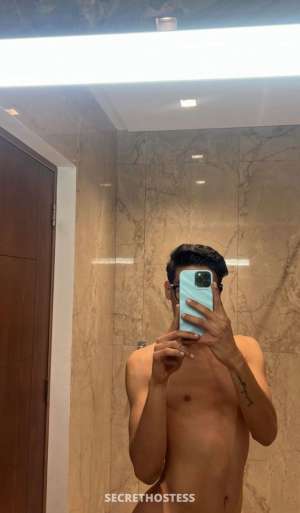 24 year old Escort in Jeddah Amir, Male escort