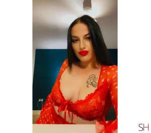 24 year old Latino Escort in Derby Hi i m iriss back in town.., Independent