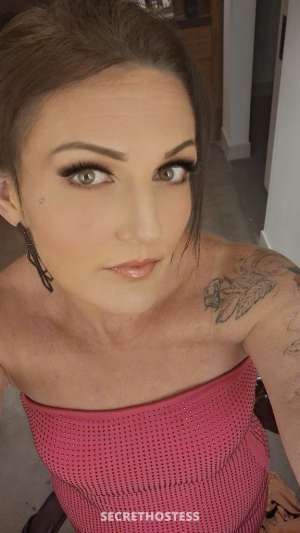 im in town , if you want the best blowjob you ever had hit 36 year old Escort in Farmington NM