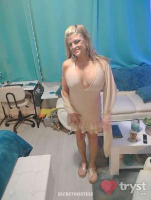 0 year old Escort in Hollywood FL missy mature - Experienced MILF &amp; COUGAR