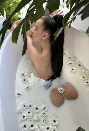 19Yrs Old Escort 170CM Tall Dubai Image - 17