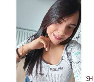 22 year old Caribbean Escort in Salford Mia . New in town, sexy Girl.good party., Independent