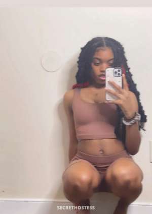 22 year old Thai Escort in Pattaya Victoria Wet Pussy for Unlimited Fuck, escort