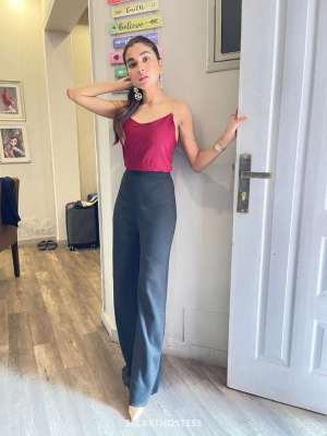 24 year old Asian Escort in Karachi Aleena Karachi, escort