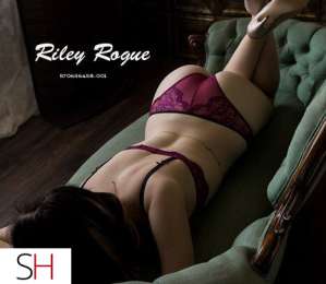 20 year old Caucasian Escort in City of Edmonton Riley Rogue Gorgoue 5'6 Brunette with Hazel Brown 